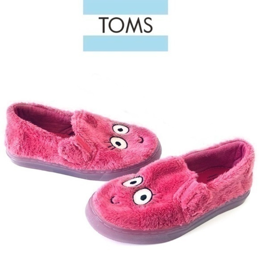 TOMS Luca Fuzzy Monster Slip On  Glows in the dark eyes Size 10